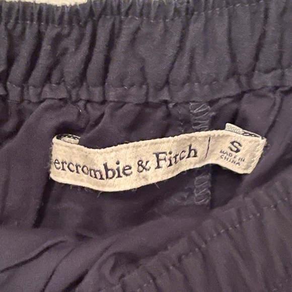 A&F off the shoulder top - Picture 2 of 2